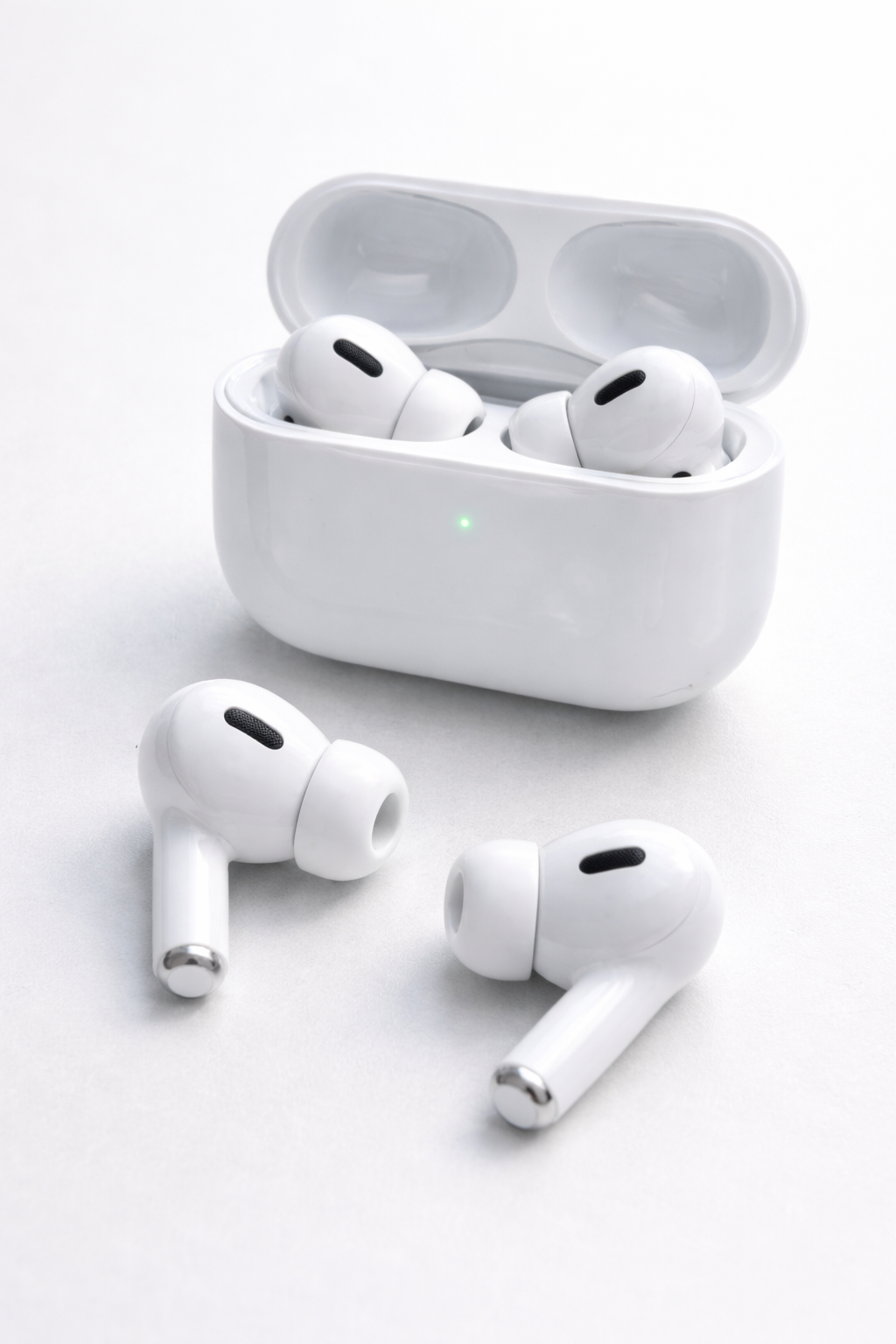 Earbuds & Headphones